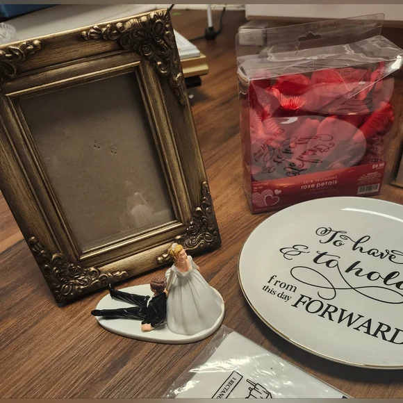 Mostly NWT/NIB Assorted Wedding Tabletop Decorations